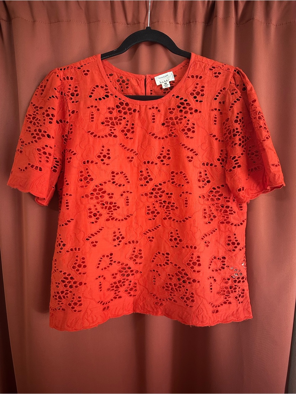 Nicole Miller Artelier Vibrant Red-Orange Eyelet Blouse Women’s Size M